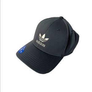 Adidas Mens Fitted Mesh Hat Size: L/XL